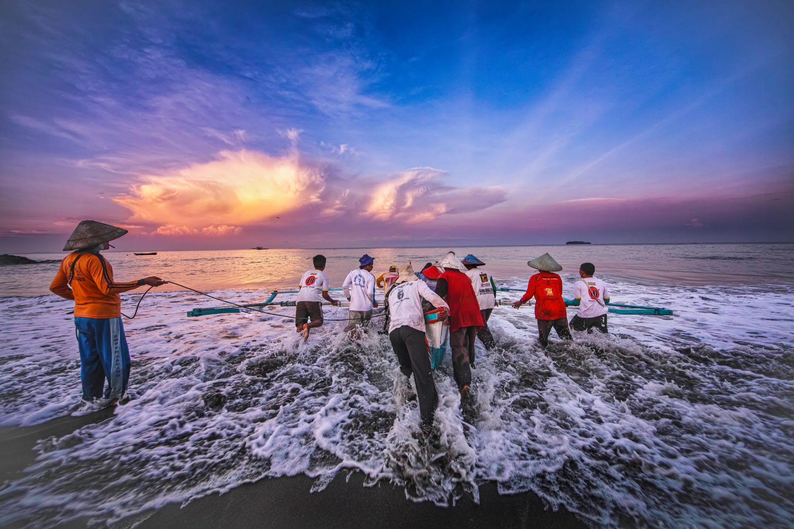 Mamukek fishermen at sunrise — Pasir Jambak Beach
